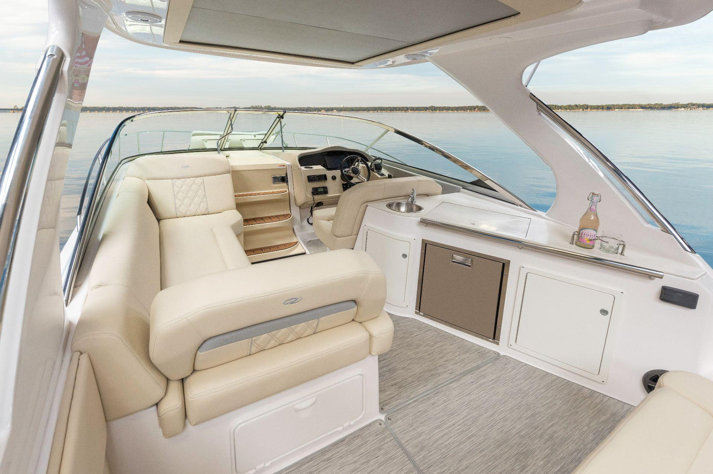 Regal 33 XO - image 18