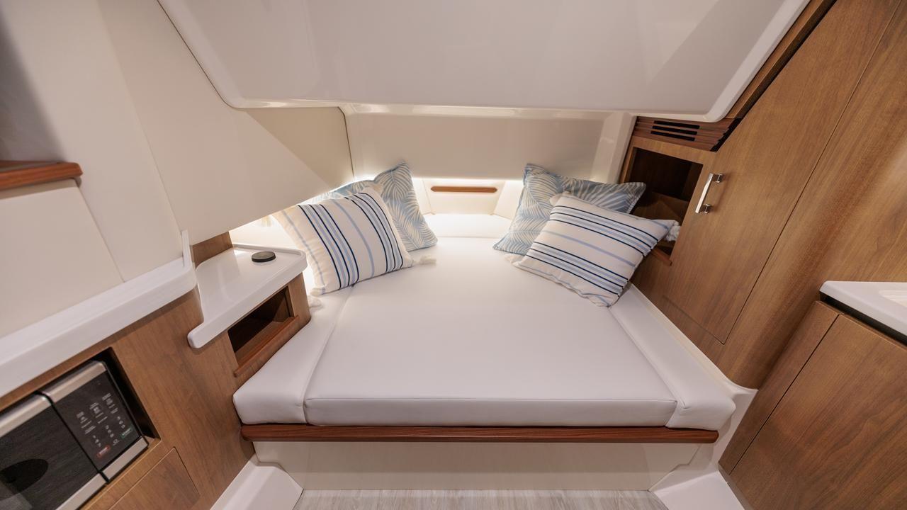 Regal 34 SAV