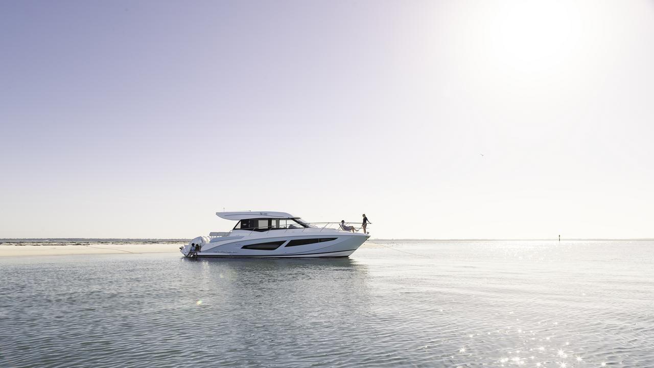 Regal 42 XO - image 37