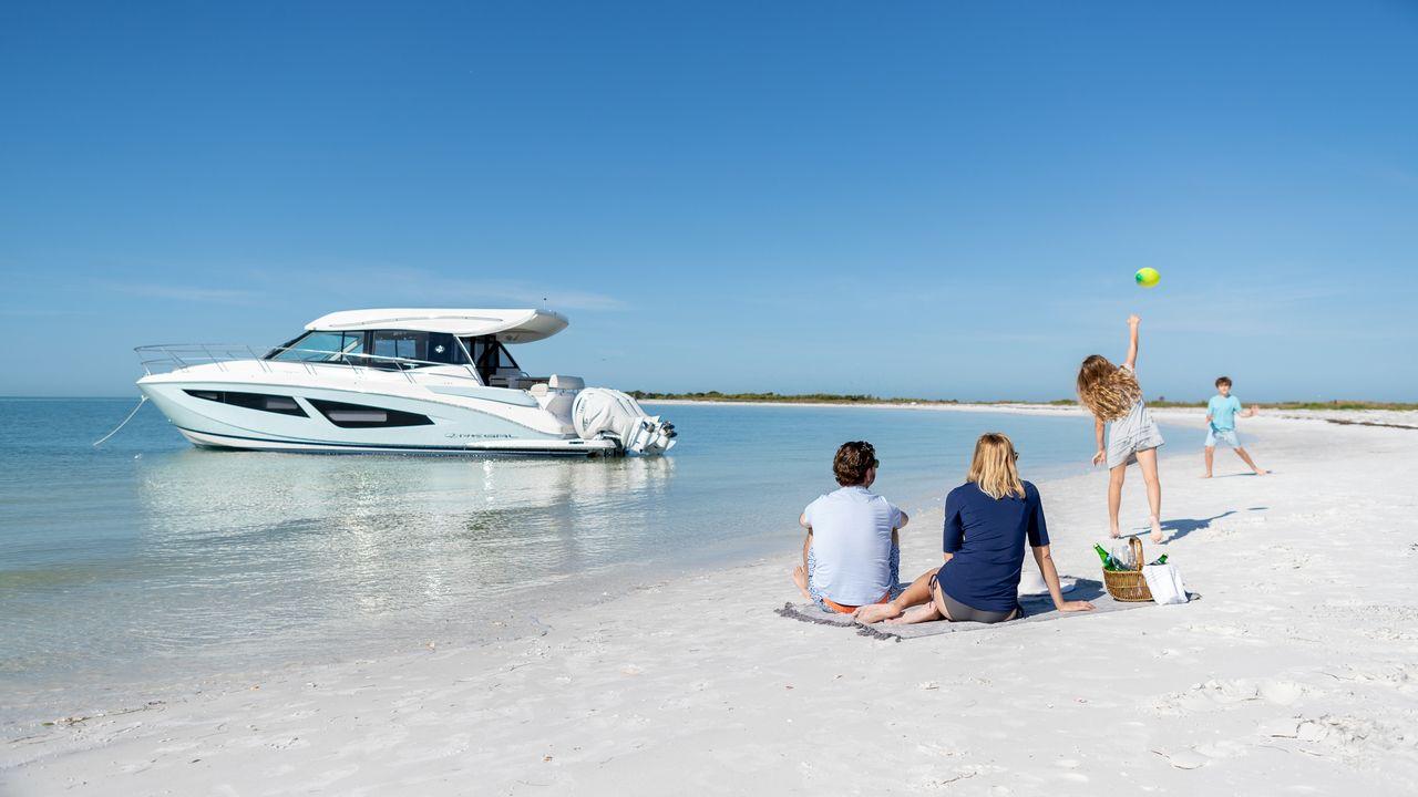 Regal 42 XO - image 30