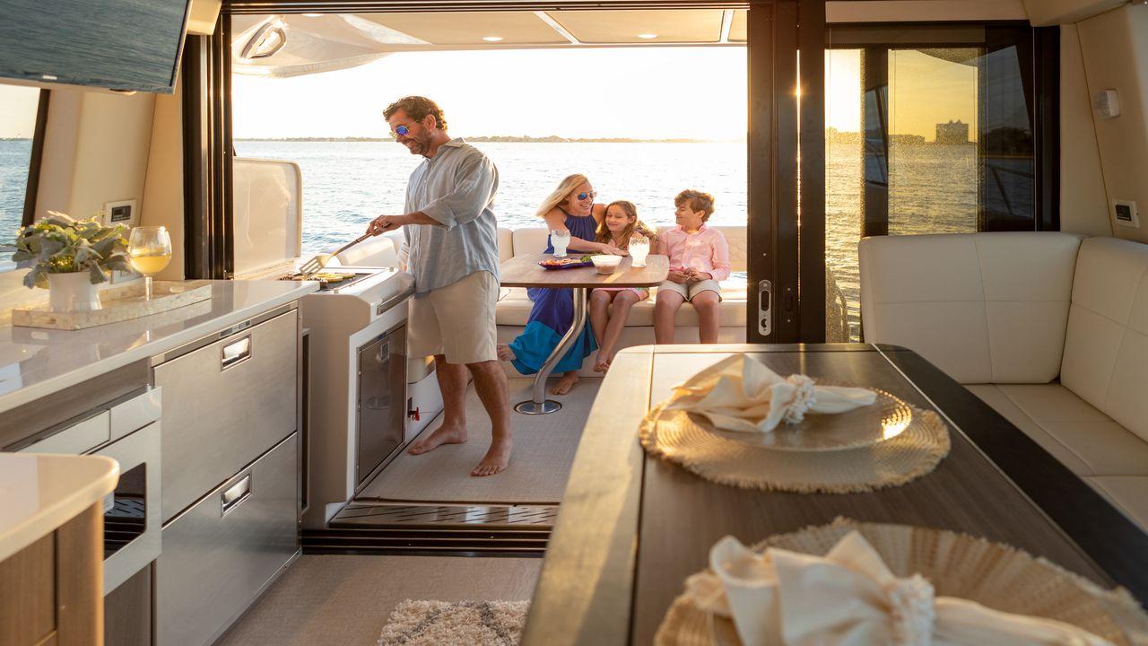 Regal 42 XO - image 8