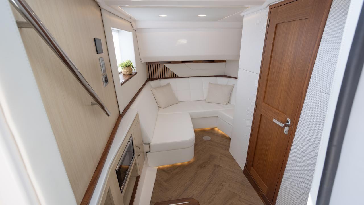 Regal 43 SAV - image 139