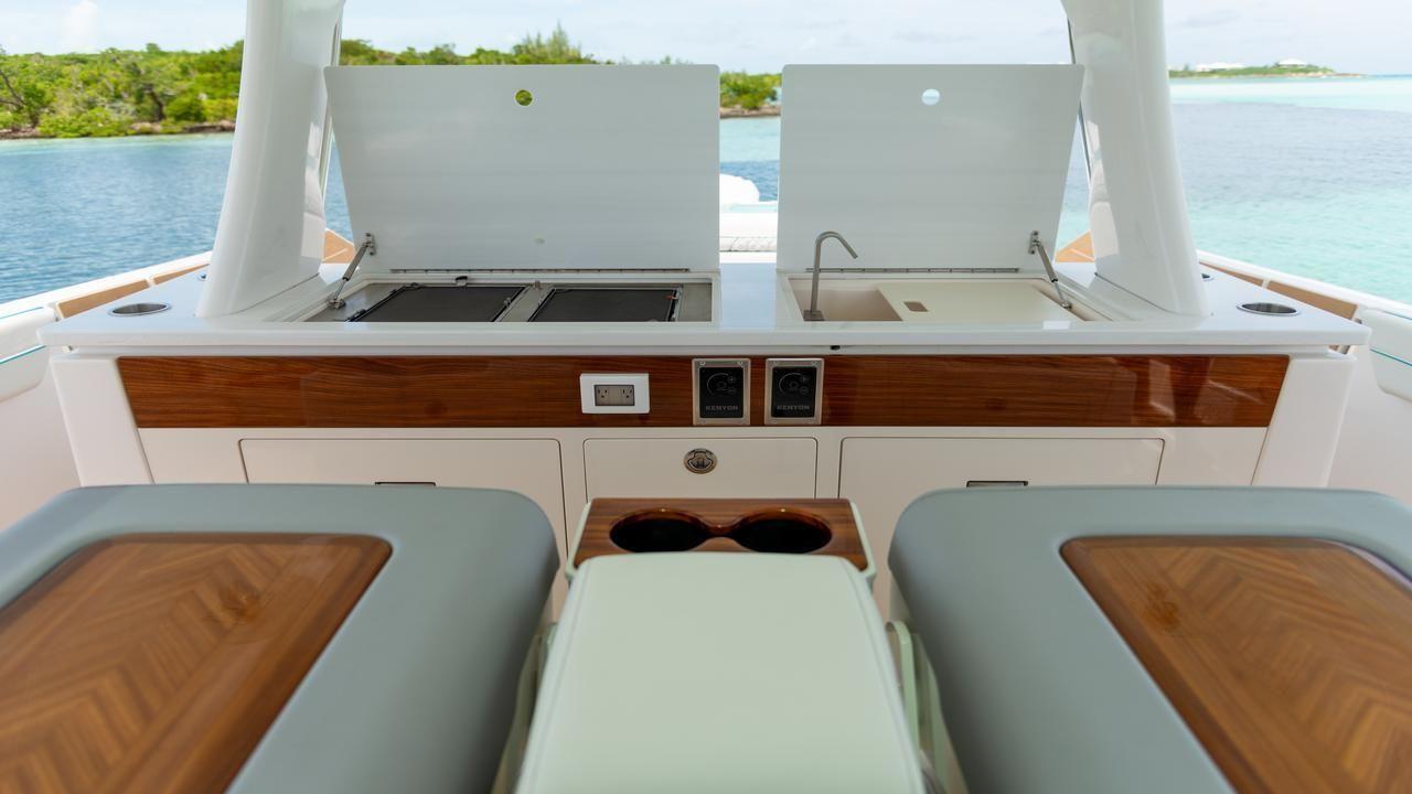 Regal 43 SAV