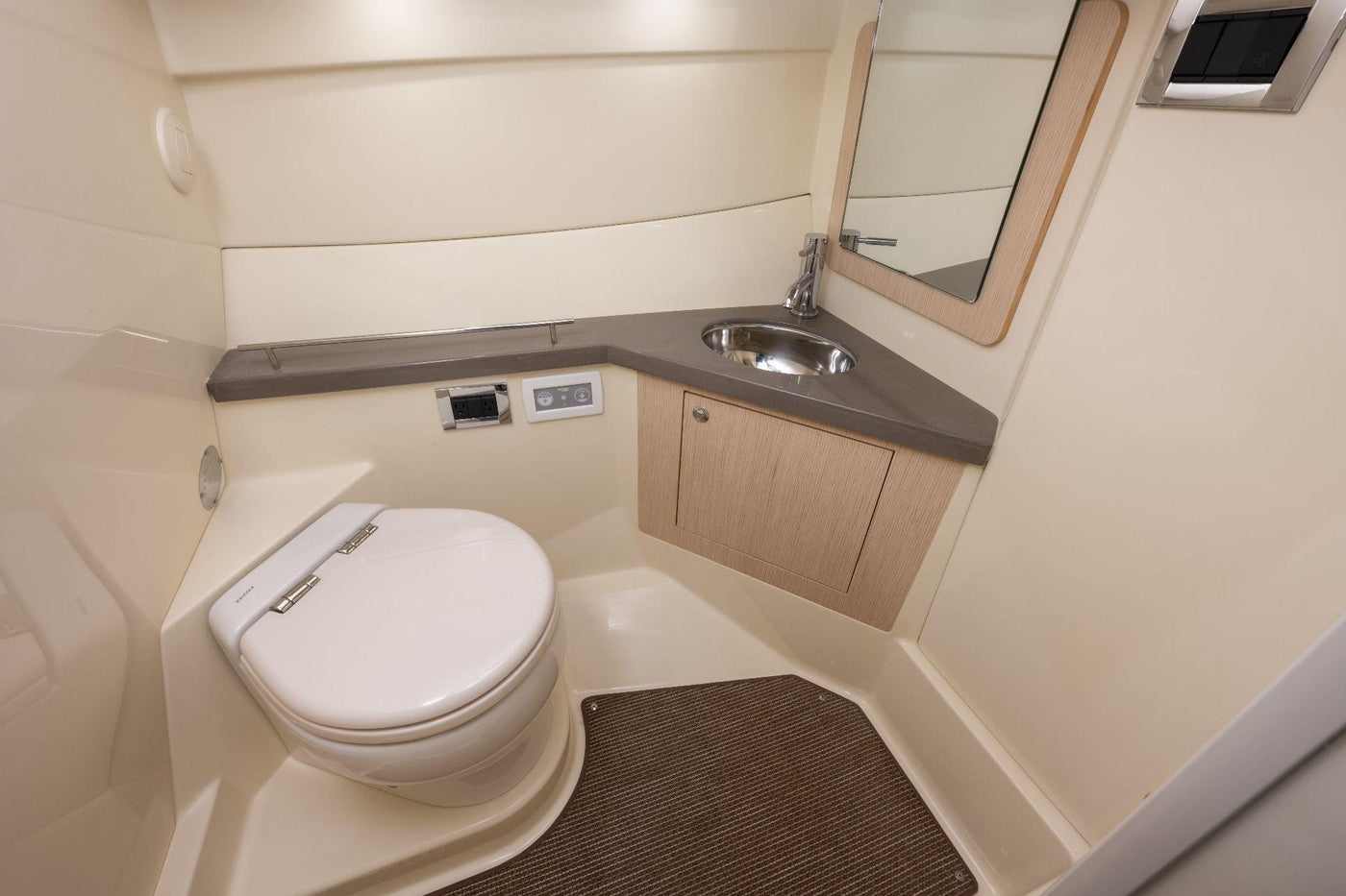 Chris Craft Calypso 32 - image 8