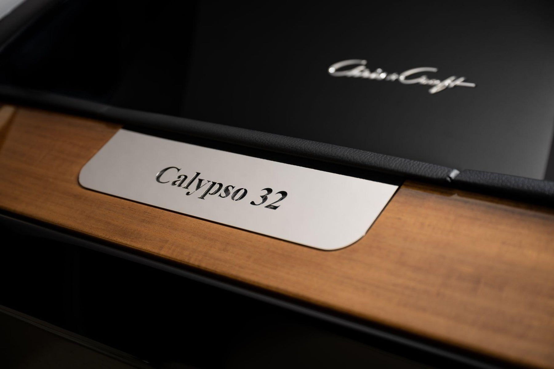 Chris Craft Calypso 32