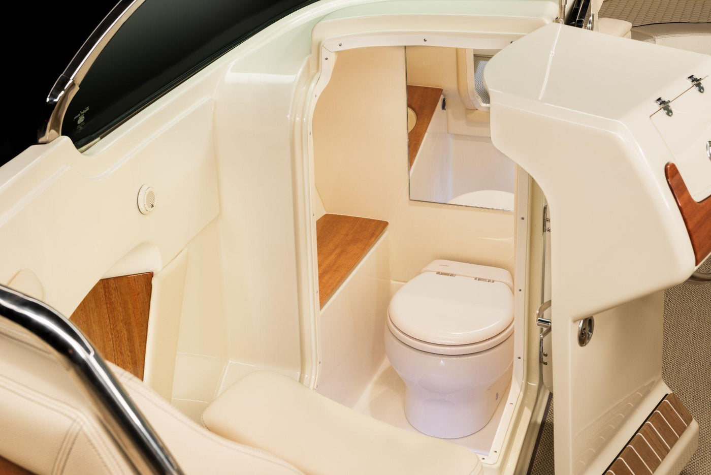 Chris Craft Launch 28 GT outboard - image 46