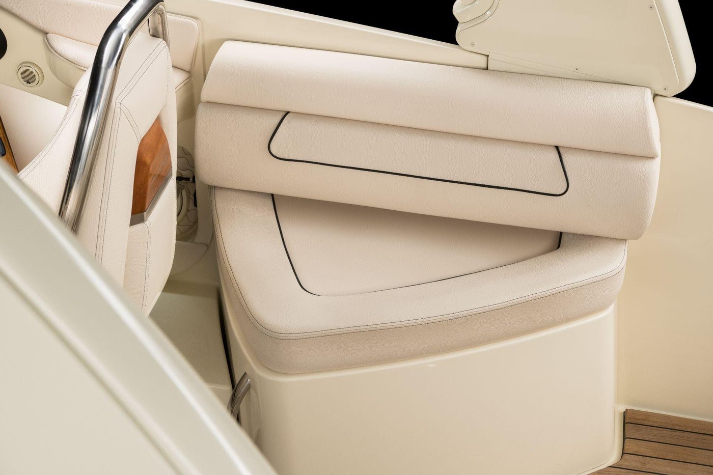 Chris Craft Launch 28 GT outboard - image 52