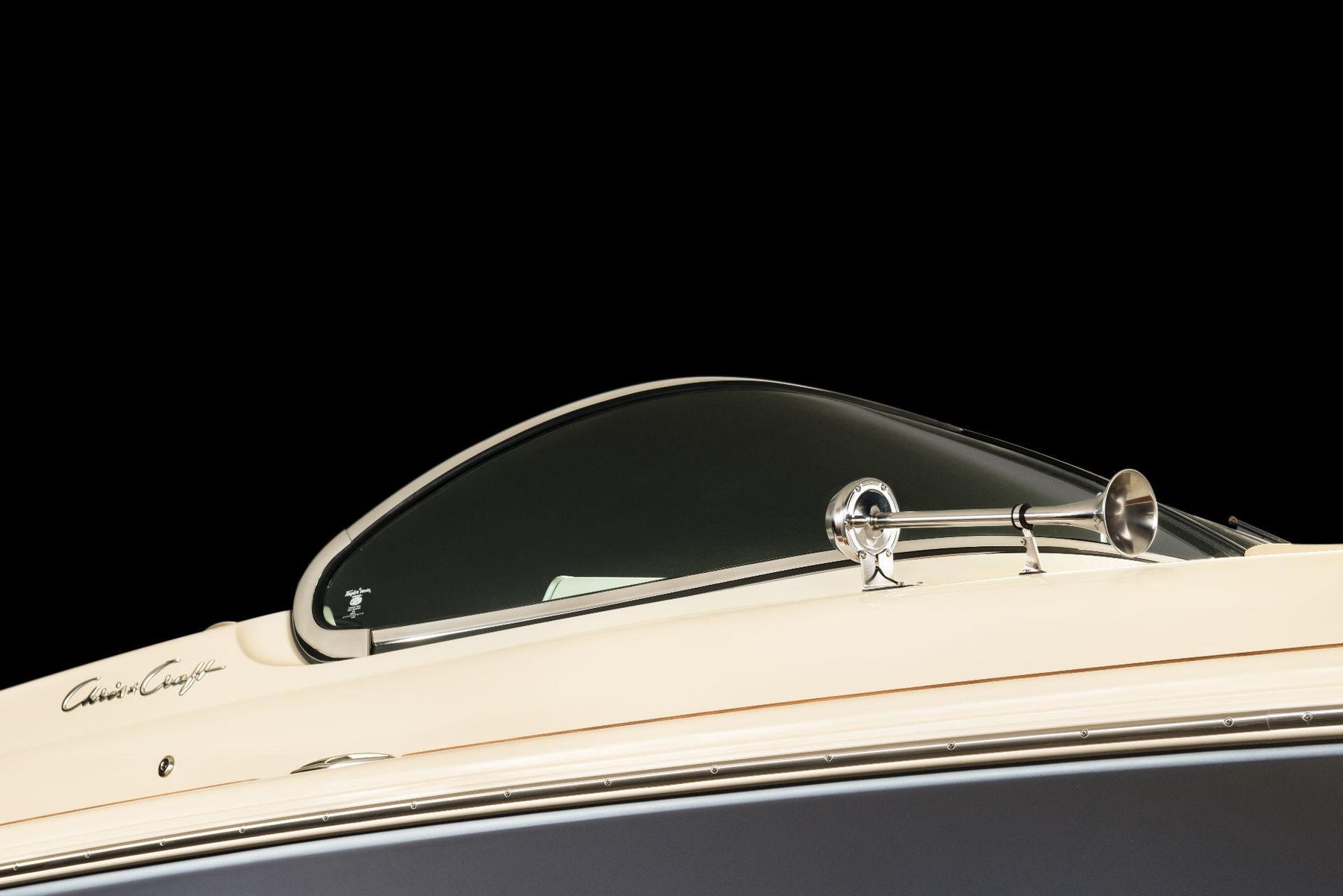 Chris Craft Launch 28 GT outboard