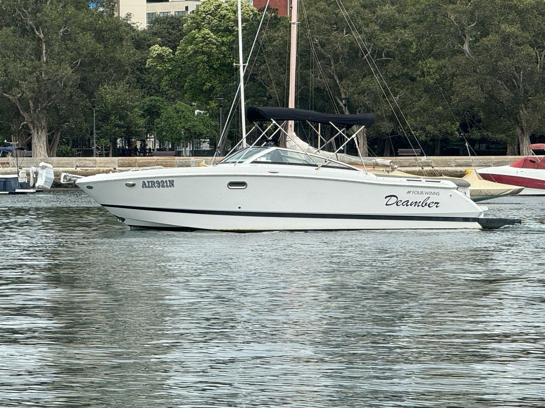 Four Winns H260