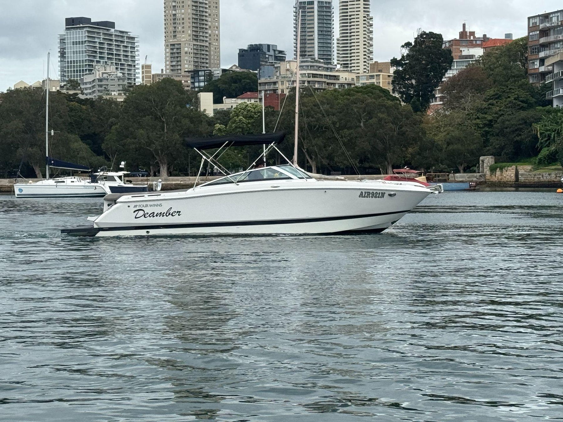 Four Winns H260