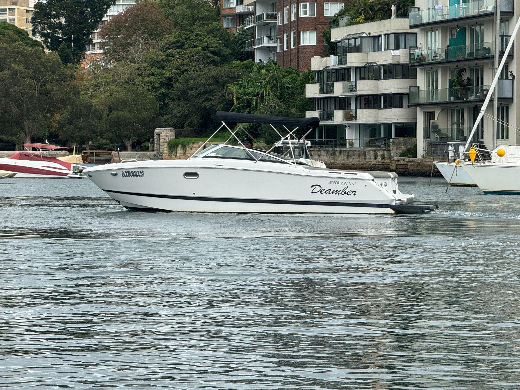 Four Winns H260