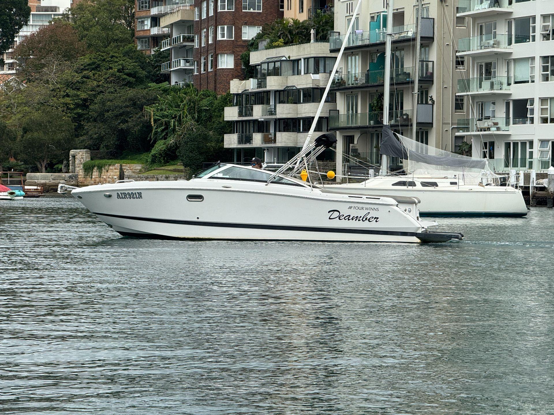 Four Winns H260