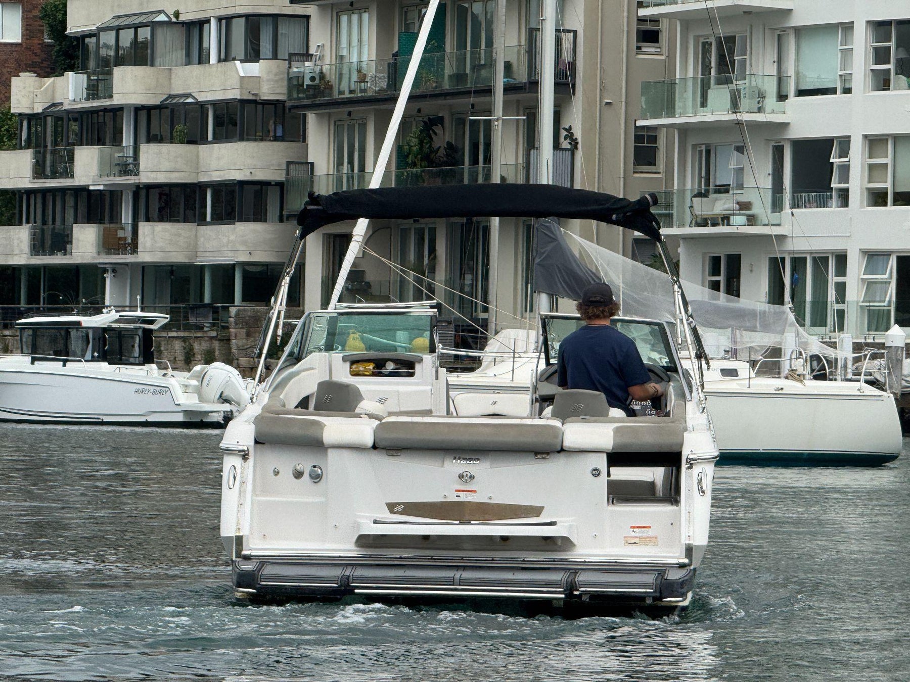 Four Winns H260
