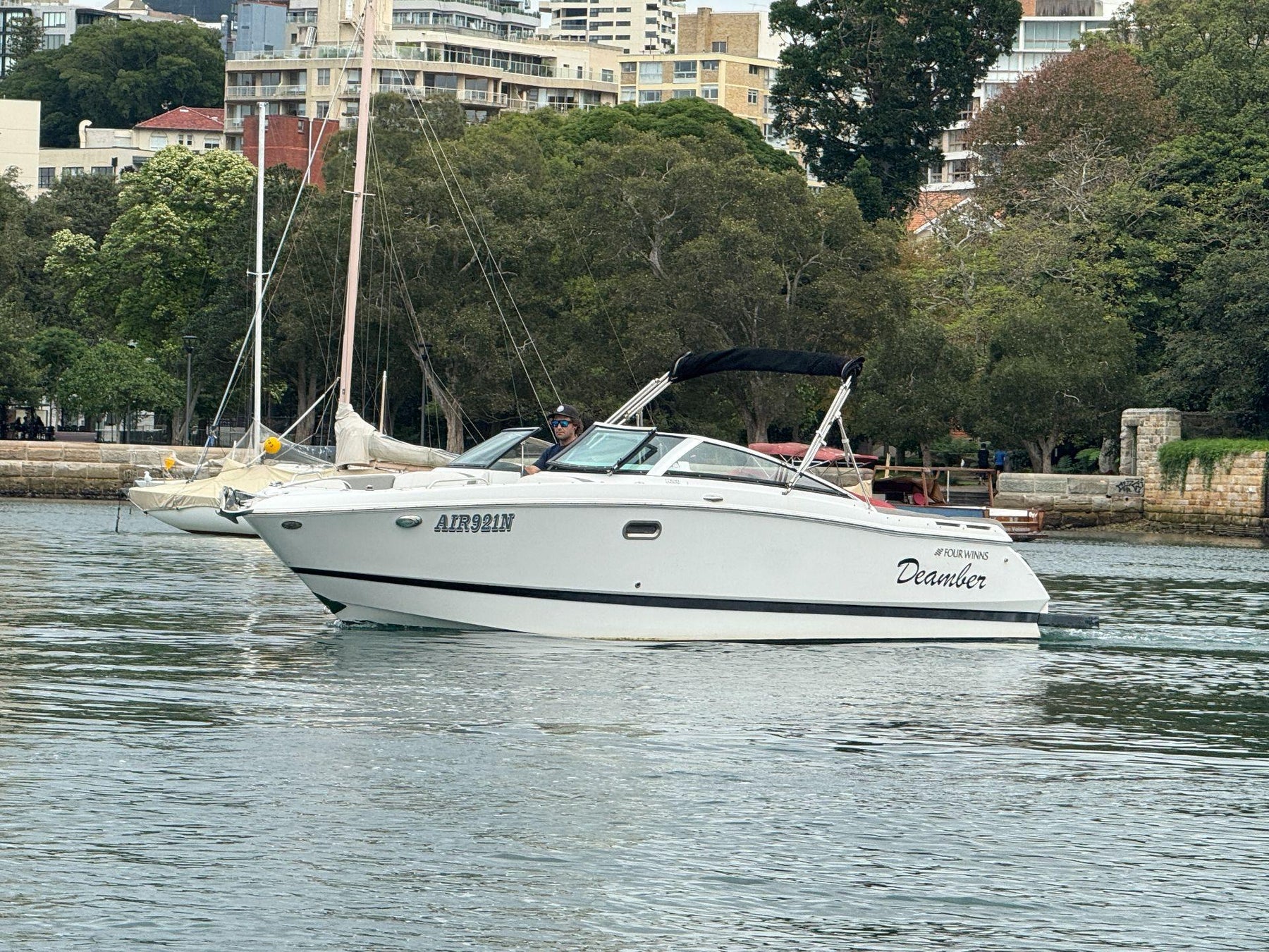 Four Winns H260