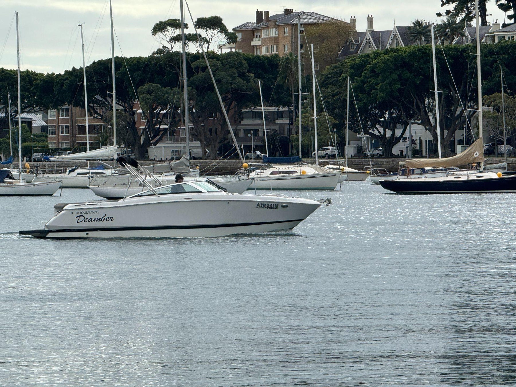 Four Winns H260