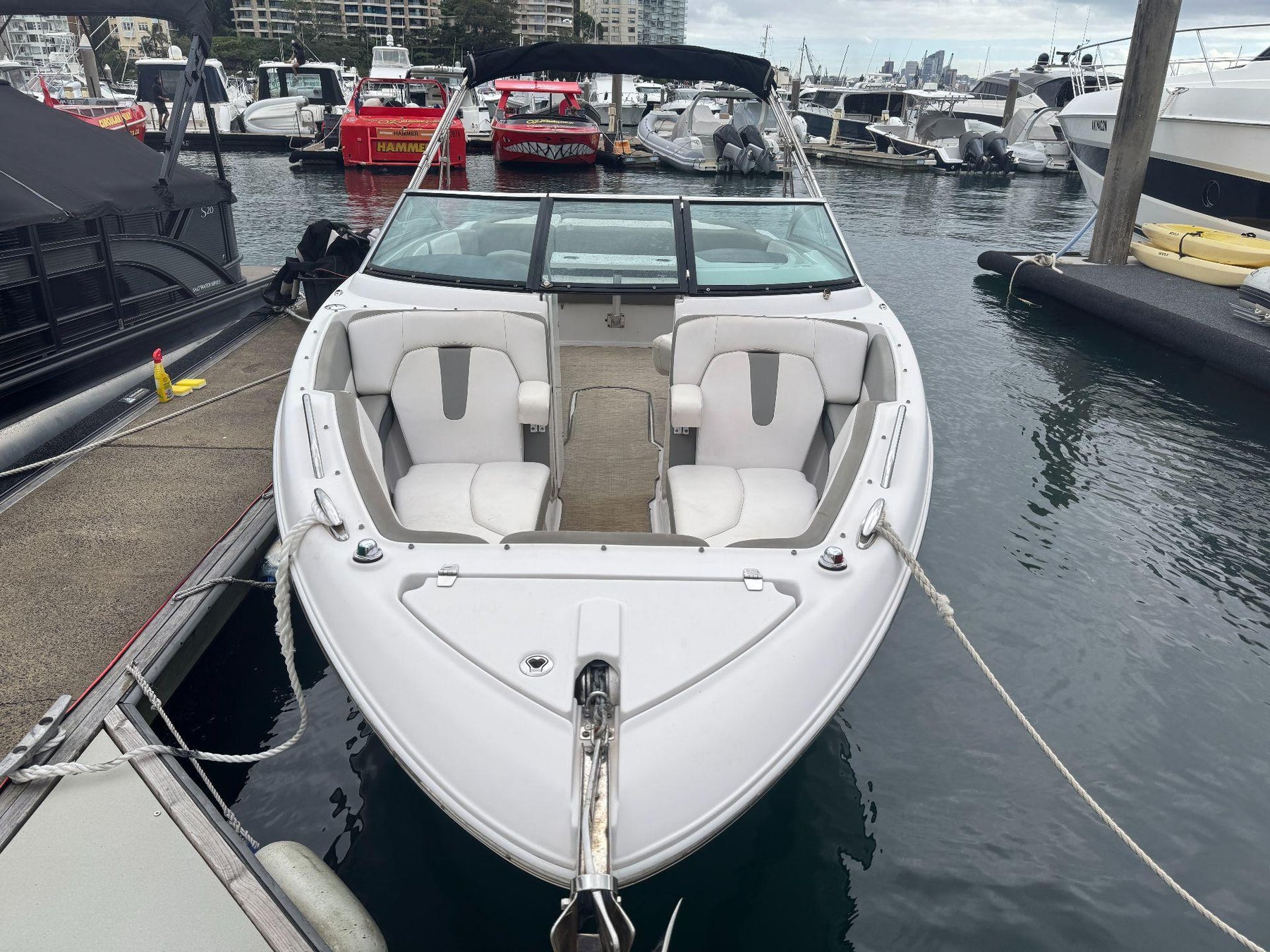 Four Winns H260