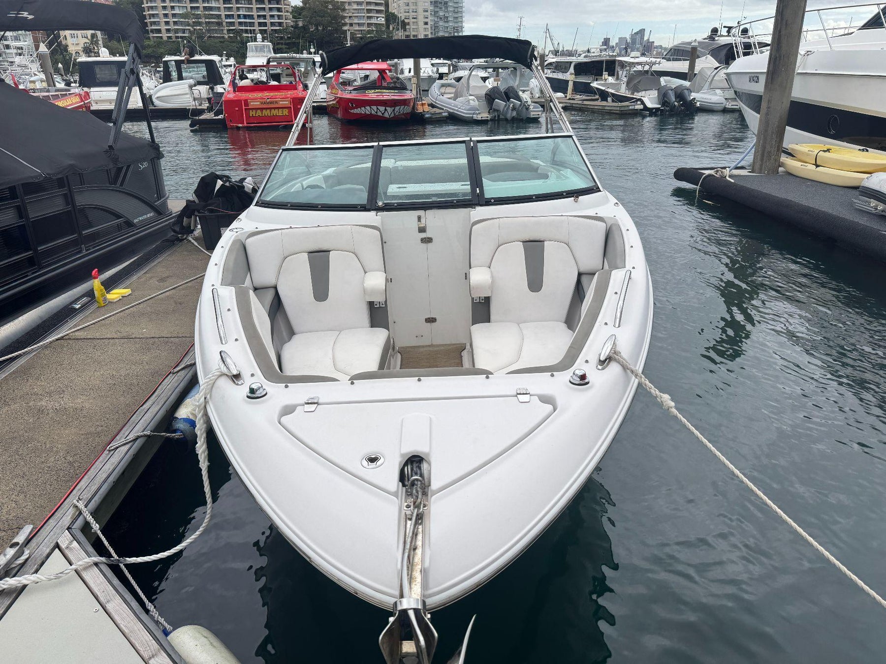 Four Winns H260