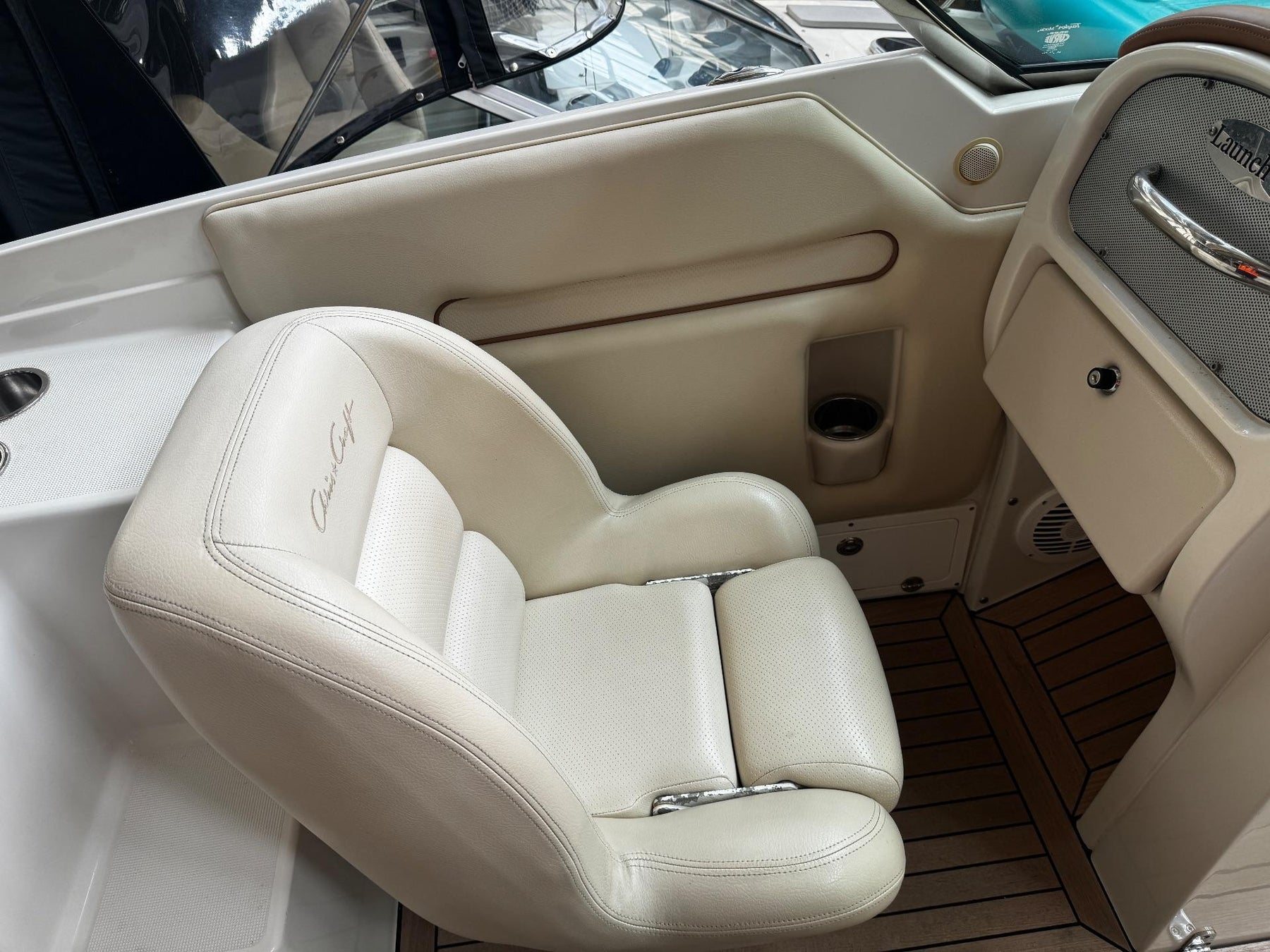 Chris craft 28 Launch