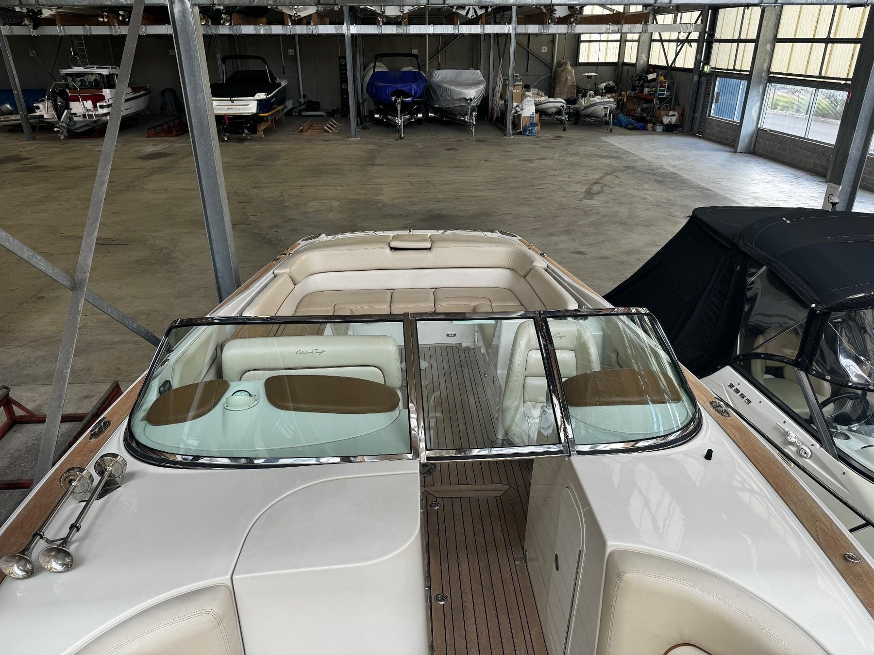Chris craft 28 Launch