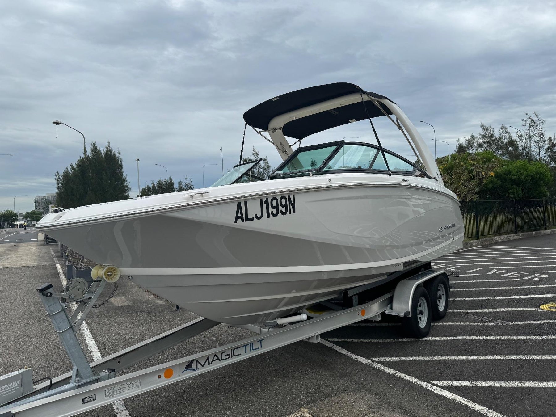 Regal 23OBX