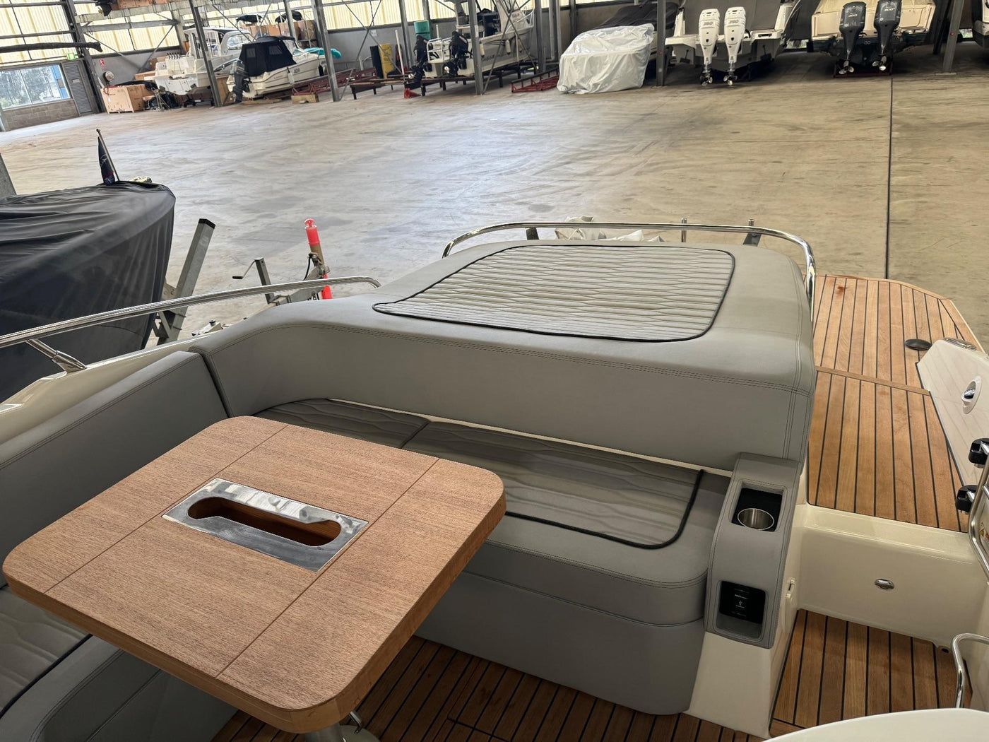 2023 Cranchi E30 Endurance - image 9