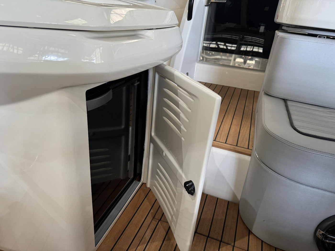 2023 Cranchi E30 Endurance - image 12