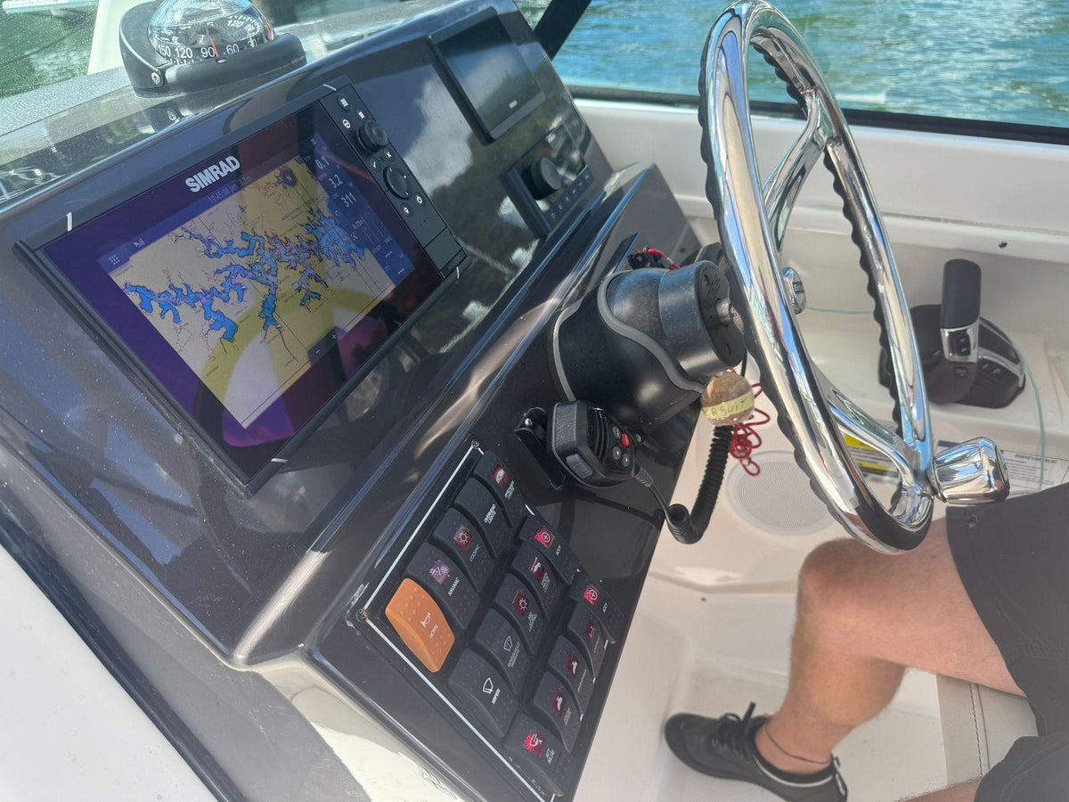 Pursuit 246 DC