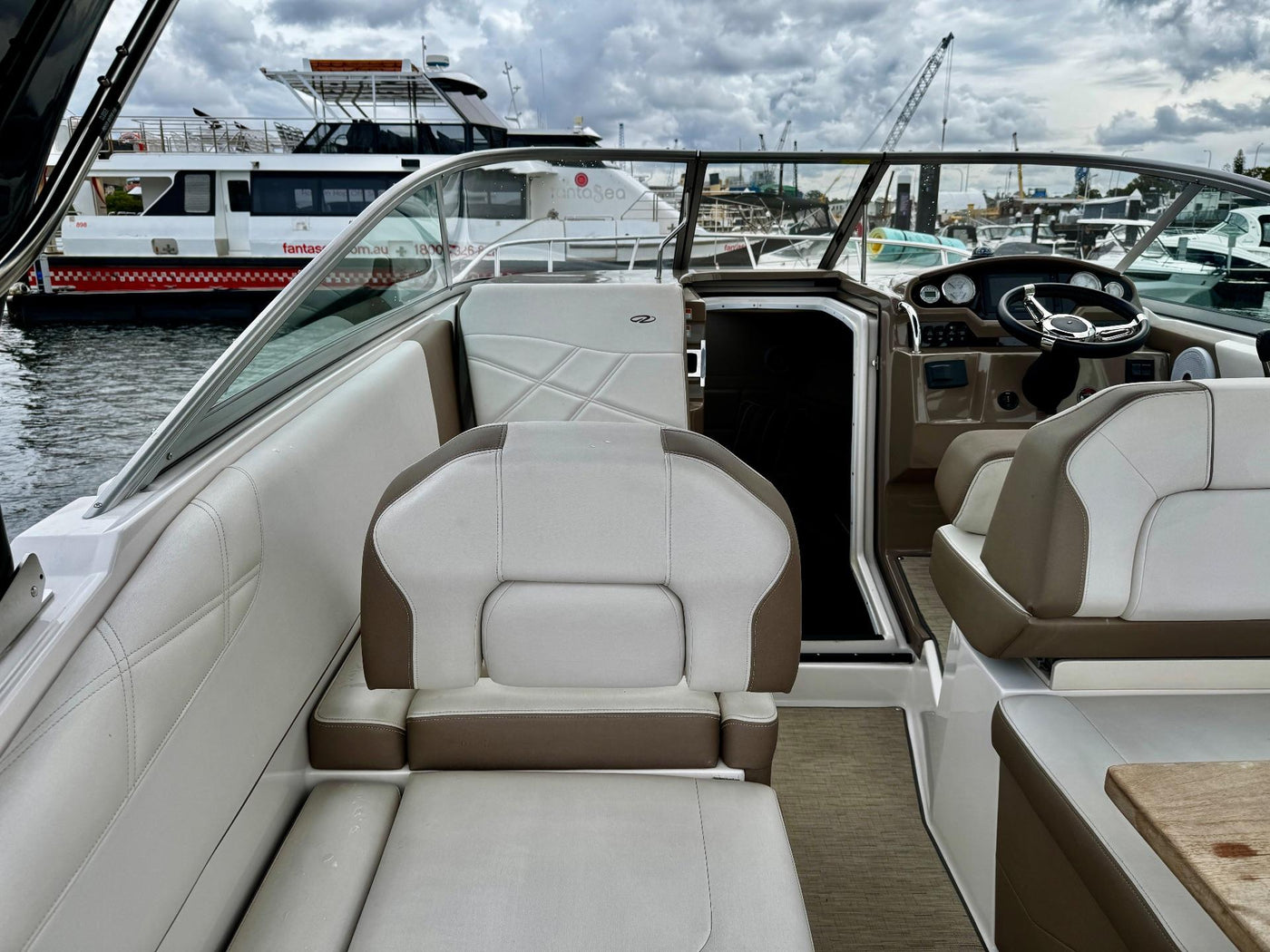 Regal 26 Express Cruiser - image 50