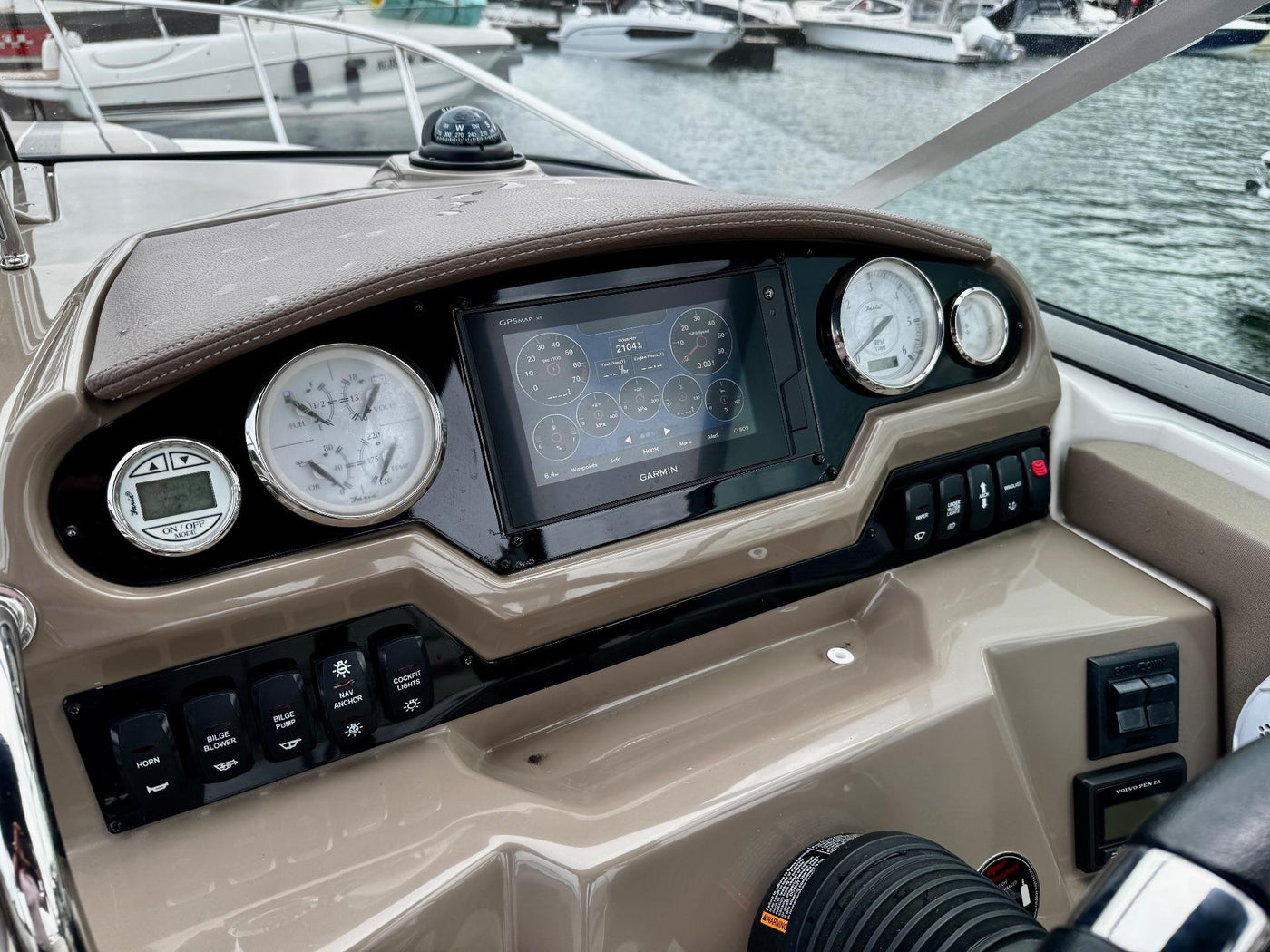 Regal 26 Express Cruiser - image 45