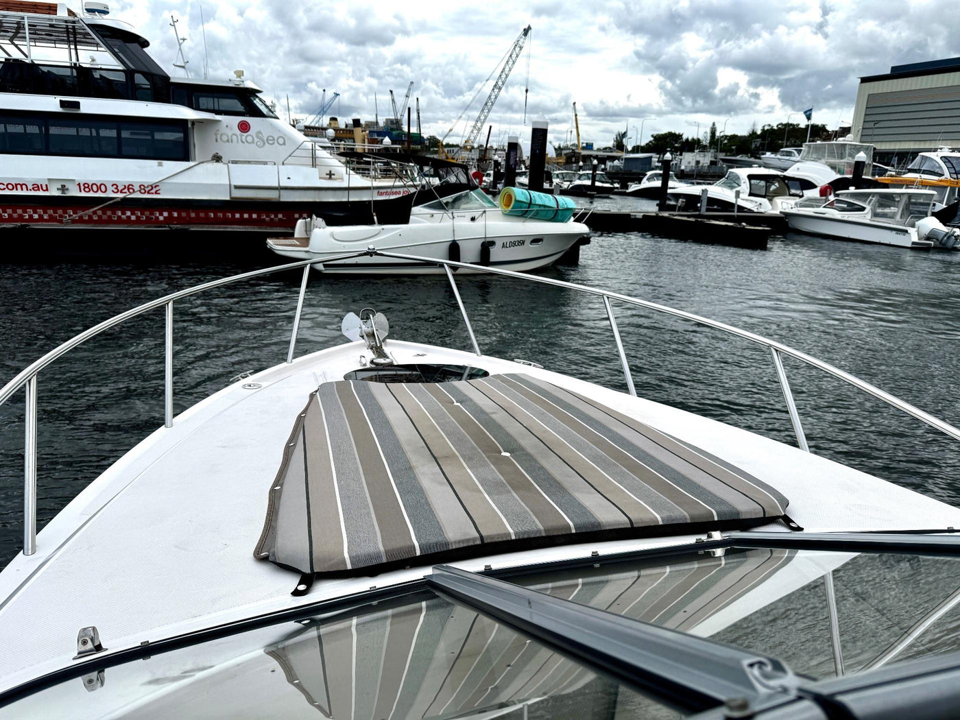 Regal 26 Express Cruiser - image 36