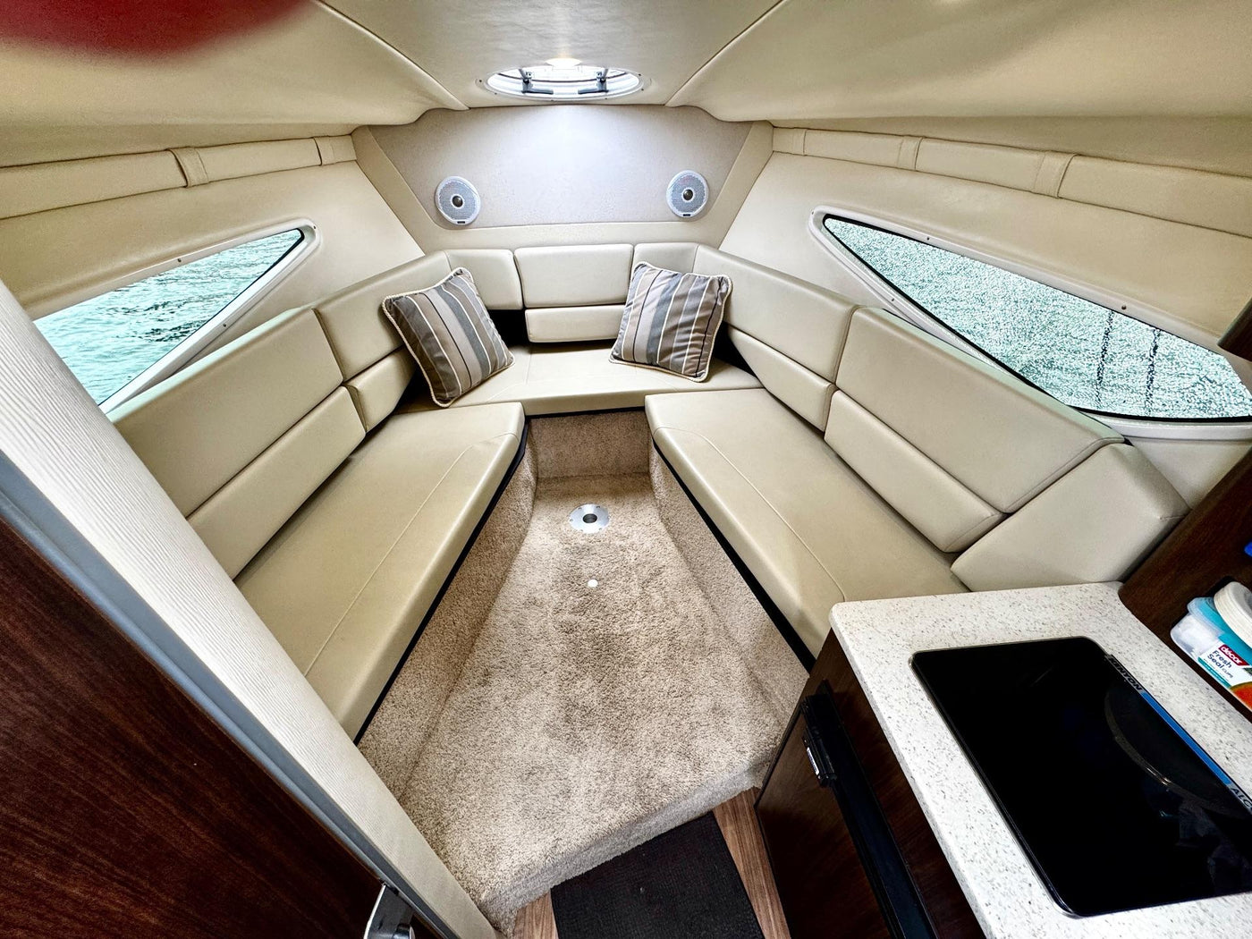 Regal 26 Express Cruiser - image 32