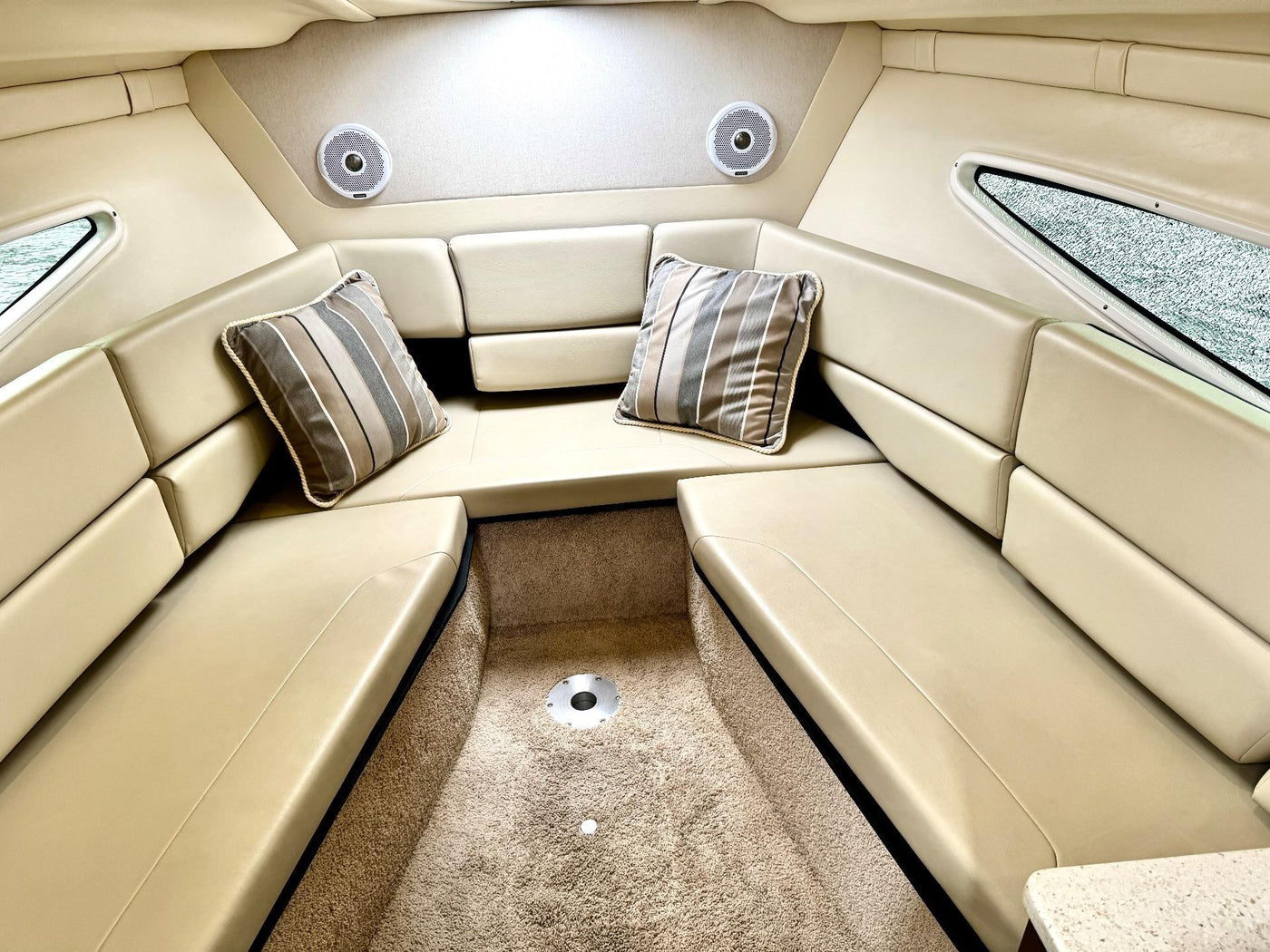 Regal 26 Express Cruiser - image 33