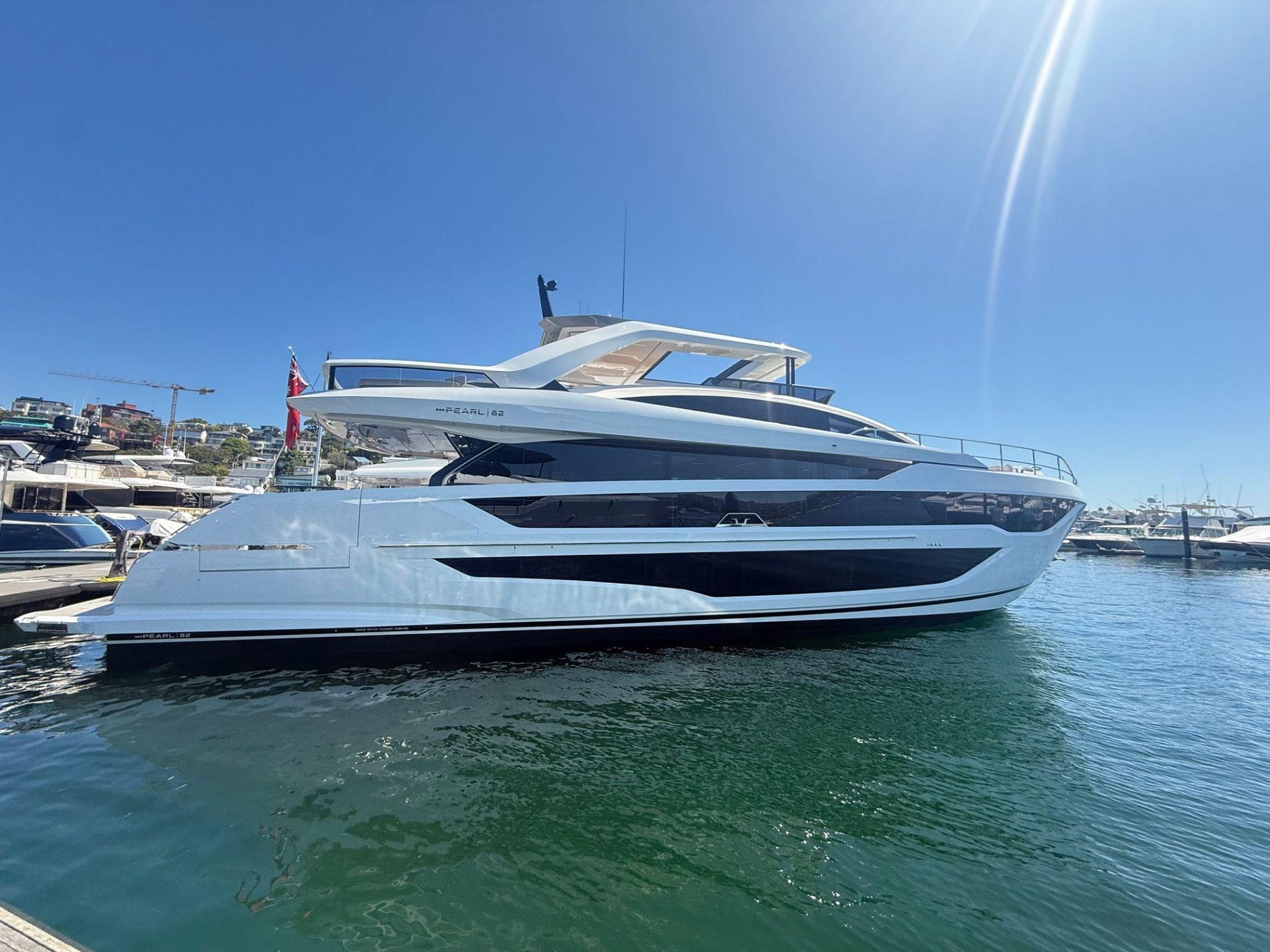 Pearl 82 Flybridge