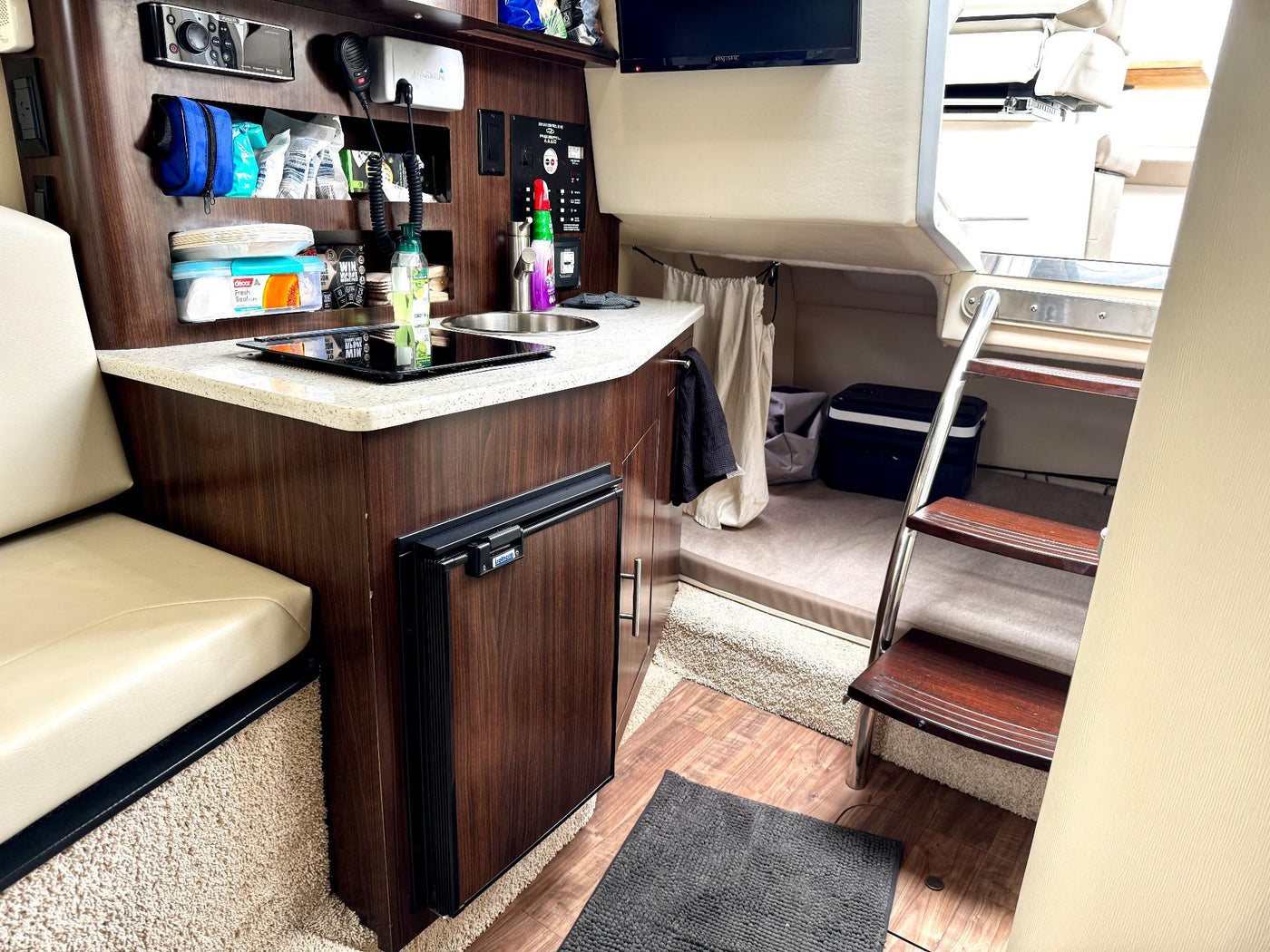 Regal 26 Express Cruiser - image 24