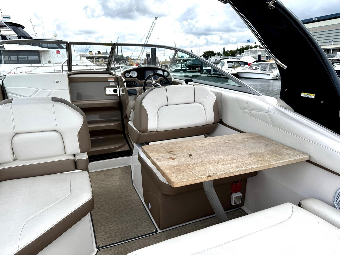 Regal 26 Express Cruiser - image 16
