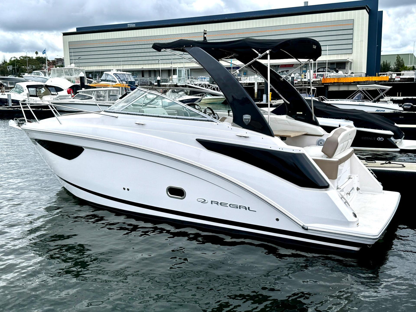 Regal 26 Express Cruiser - image 14