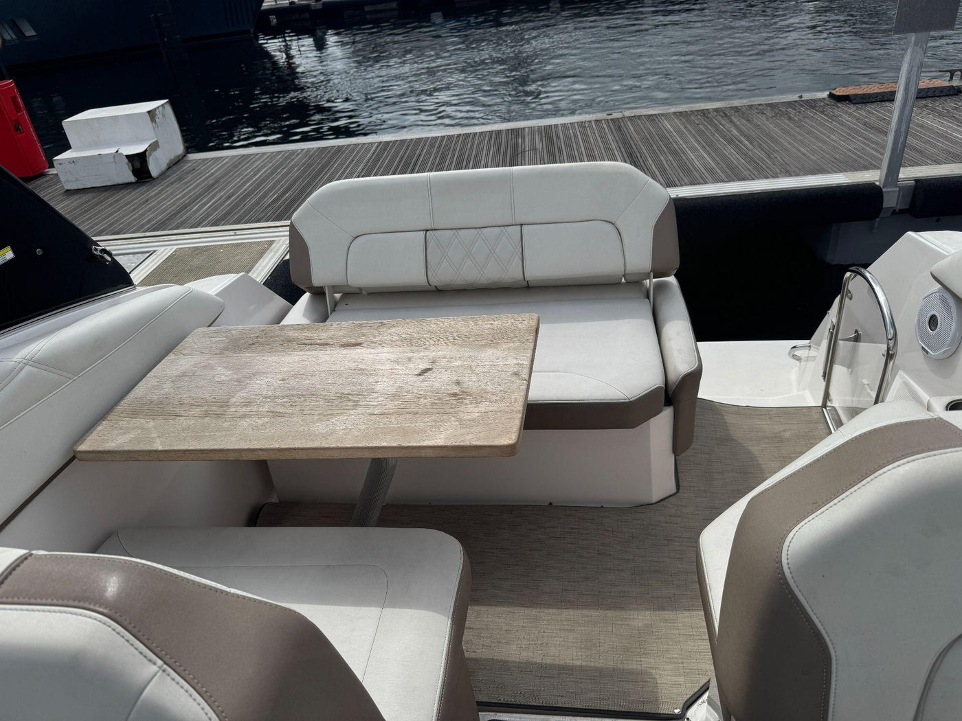 Regal 26 Express Cruiser - image 58