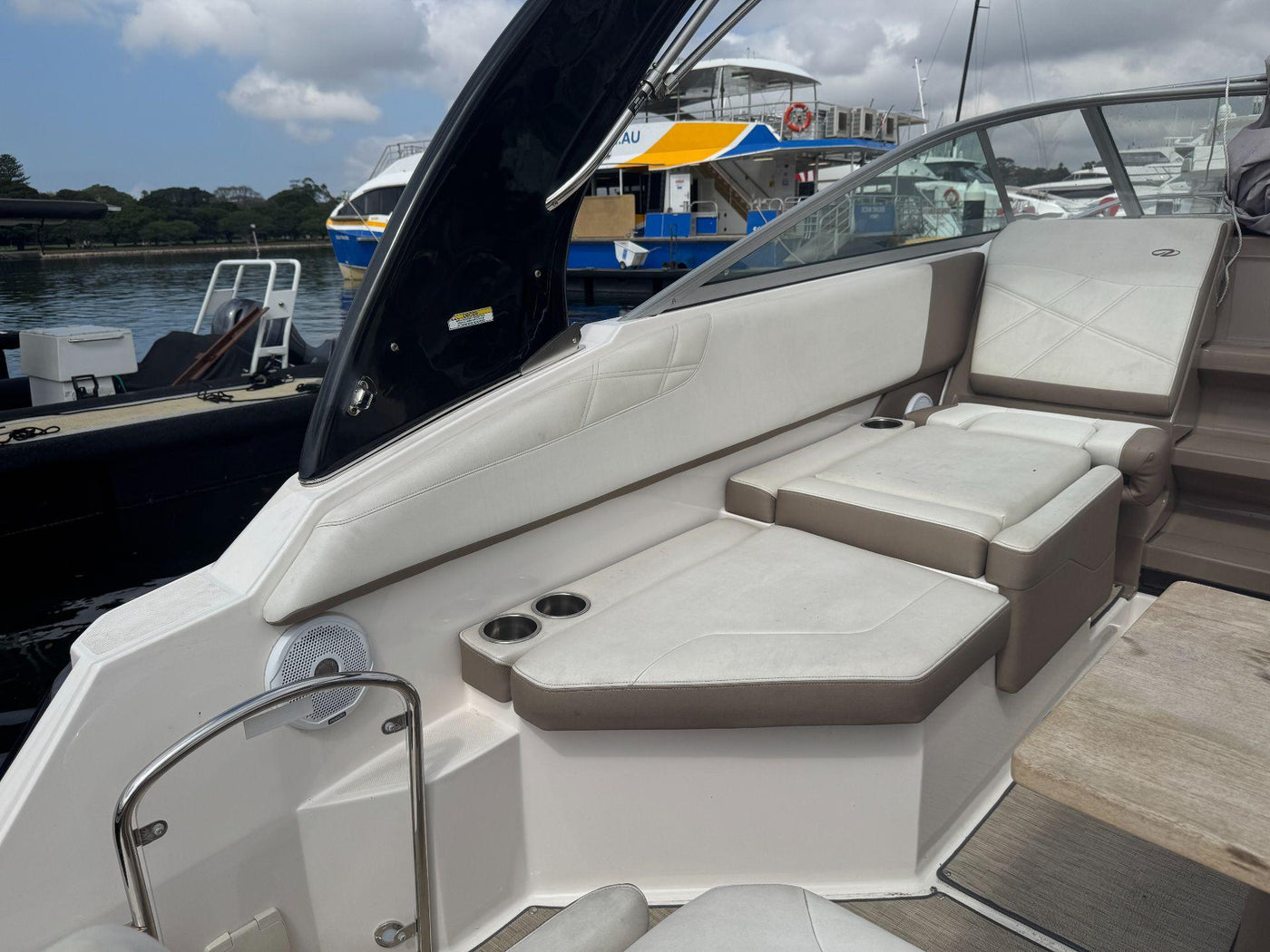 Regal 26 Express Cruiser - image 60