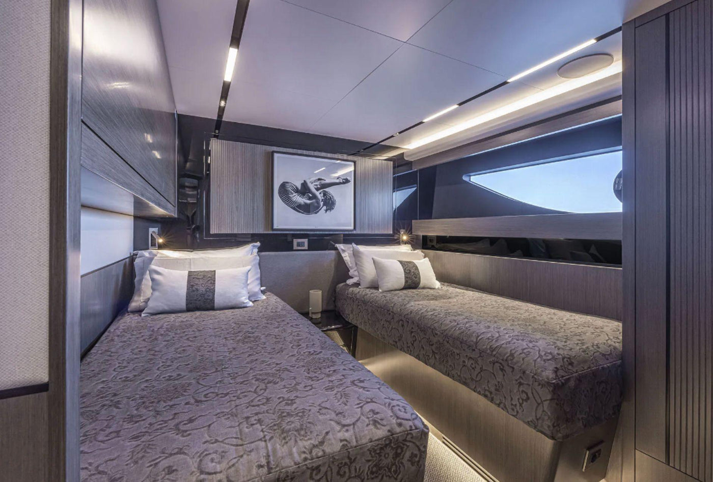 Pearl 82 Flybridge - image 18
