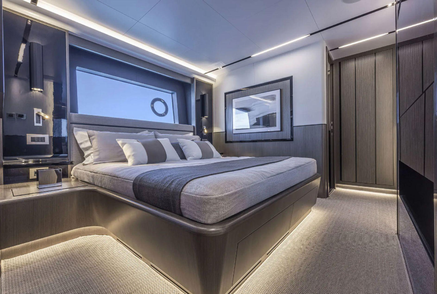 Pearl 82 Flybridge - image 16