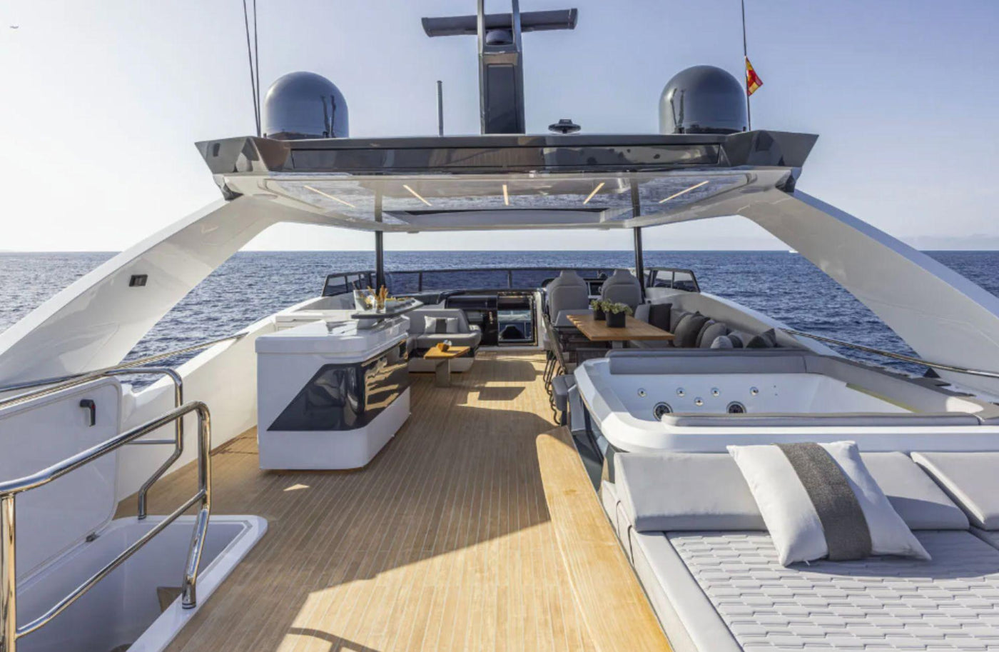 Pearl 82 - image 24