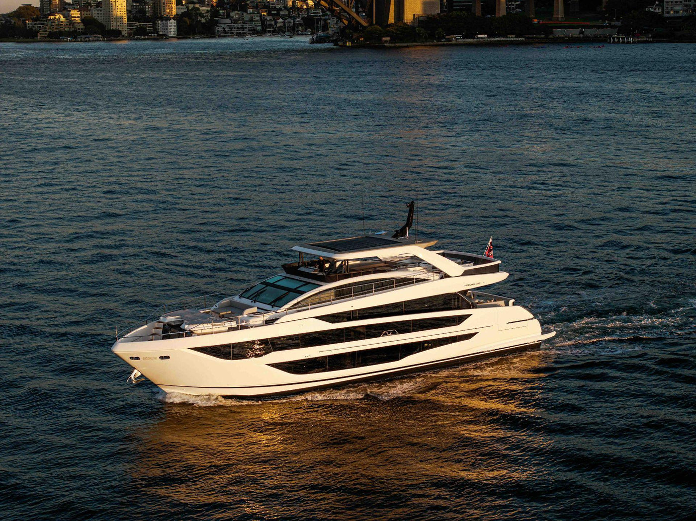 Pearl 82 Flybridge - image 36