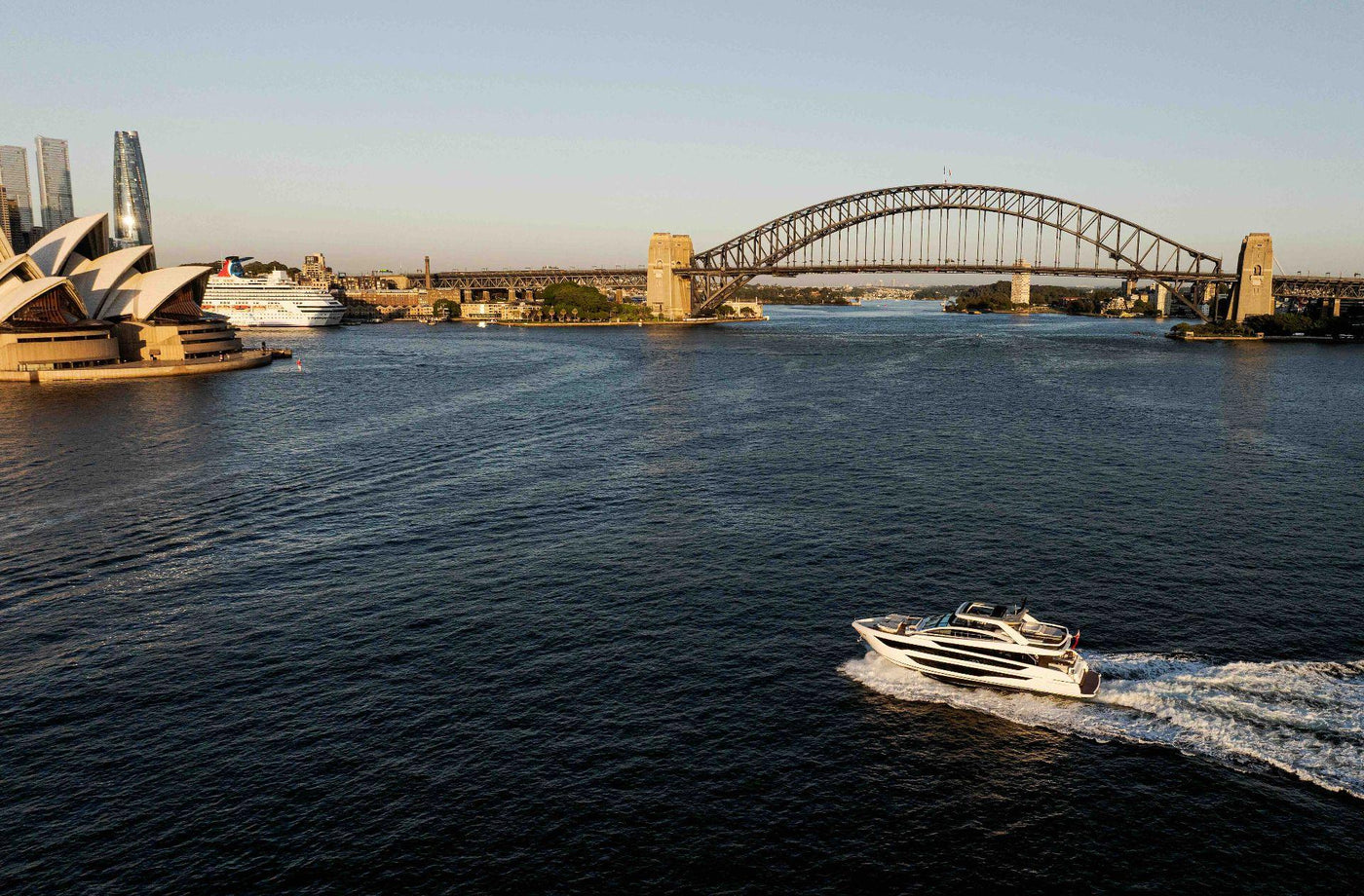 Pearl 82 Flybridge - image 3
