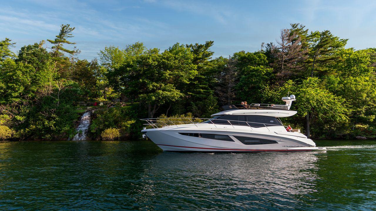 2026 Regal 42 Fly - image 24