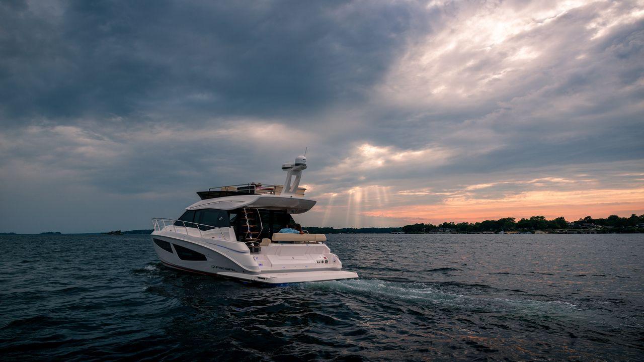 2026 Regal 42 Fly - image 31