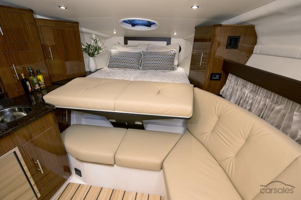 2025 REGAL 33 EXPRESS