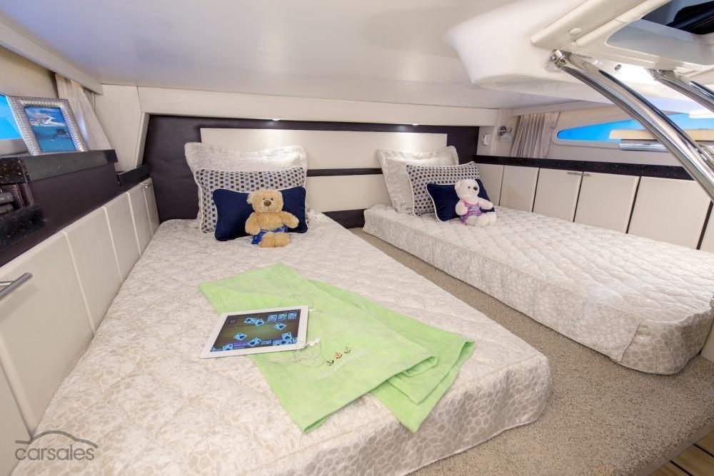 2025 REGAL 33 EXPRESS - image 23