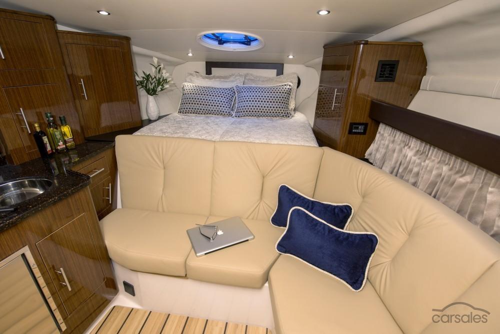 2025 REGAL 33 EXPRESS