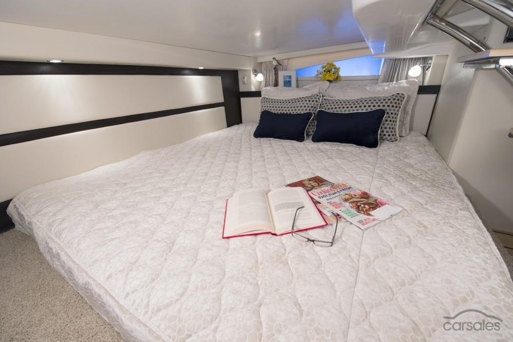 2025 REGAL 33 EXPRESS - image 21
