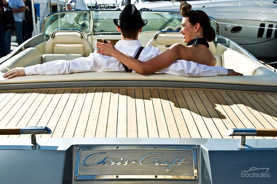 Chris Craft Corsair 28